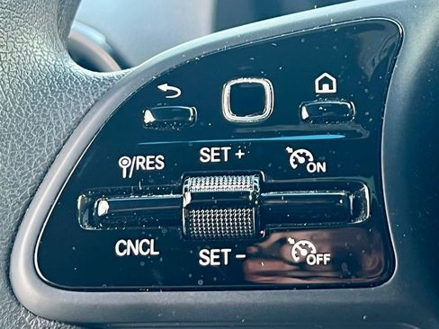 Used 2024 Mercedes-Benz Sprinter 2500 image 27