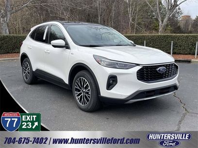 New 2025 Ford Escape SE w/ PHEV Premium Package