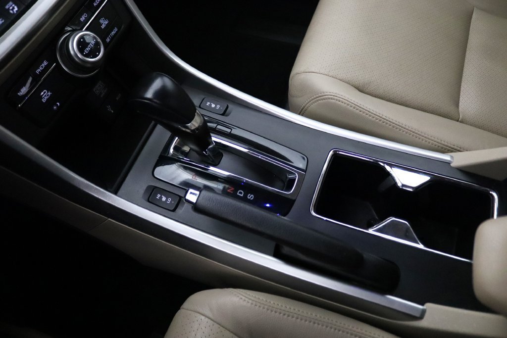 Used 2015 Honda Accord Touring image 24