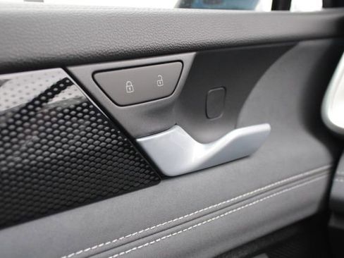 New 2026 Volkswagen Tiguan SE image 7