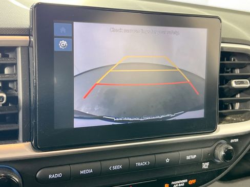 Used 2023 Hyundai Venue SE image 13