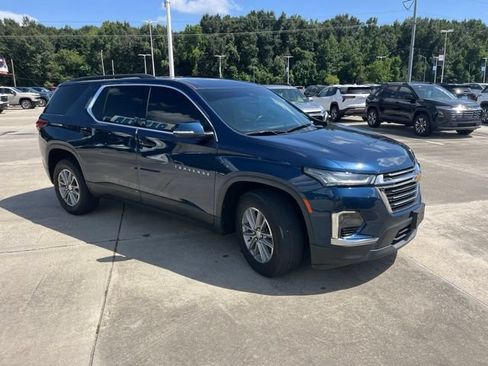 Used 2023 Chevrolet Traverse LT FWD image 9