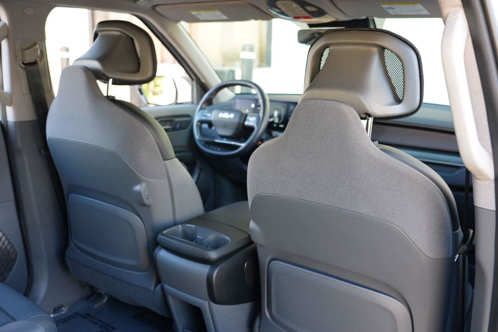 Used 2024 Kia EV9 Light Long Range RWD image 40