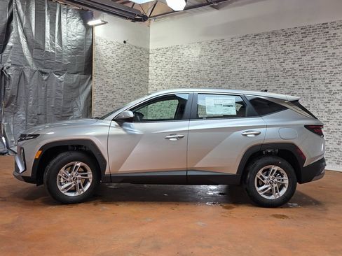 New 2026 Hyundai Tucson SE image 7