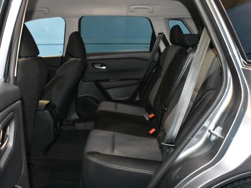 Certified 2025 Nissan Rogue SV image 18