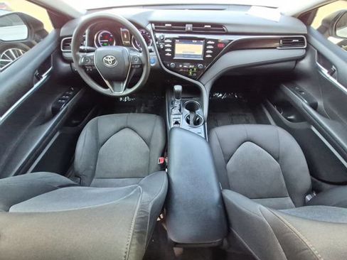 Used 2019 Toyota Camry LE FWD image 26
