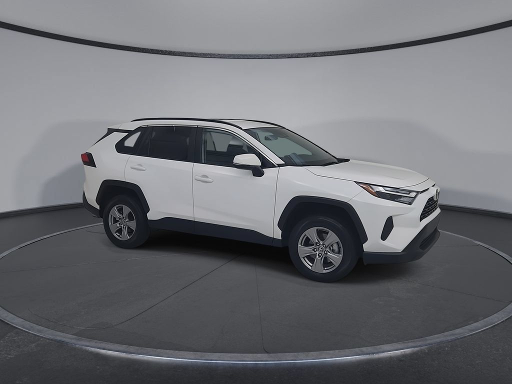 Used 2025 Toyota RAV4 XLE AWD/4WD image 19