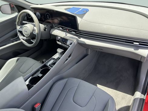 Certified 2023 Hyundai Elantra SEL w/ Convenience Package FWD image 17