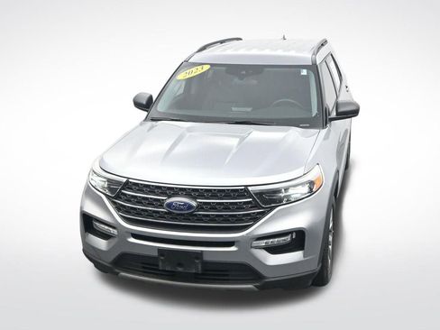 Used 2023 Ford Explorer XLT w/ Equipment Group 202A RWD image 23