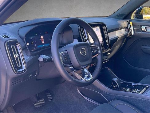 New 2026 Volvo XC40 B5 Ultra w/ Protection Package Premier AWD/4WD image 7