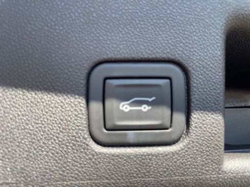 Used 2024 Chevrolet Equinox LT image 41