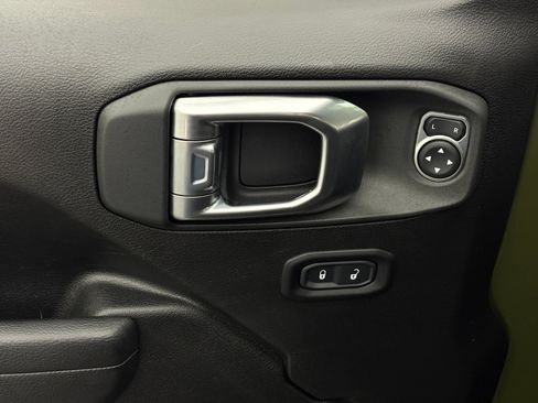 Used 2022 Jeep Wrangler Unlimited Sport AWD/4WD image 17