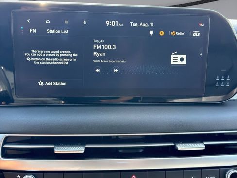 Used 2023 Hyundai Palisade SEL FWD image 24