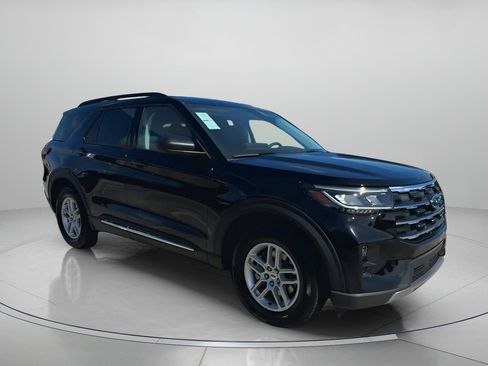 New 2025 Ford Explorer Active w/ Active Comfort Package image 3