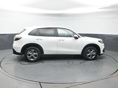 Certified 2026 Honda HR-V LX image 7