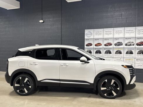 New 2025 Nissan Kicks SR w/ Illumination Package image 5