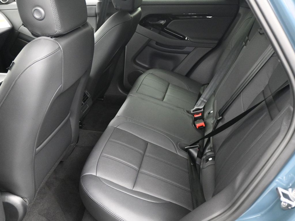 Used 2026 Land Rover Range Rover Evoque Dynamic SE AWD/4WD image 6