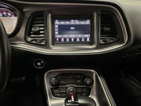 Used 2021 Dodge Challenger SXT image 7