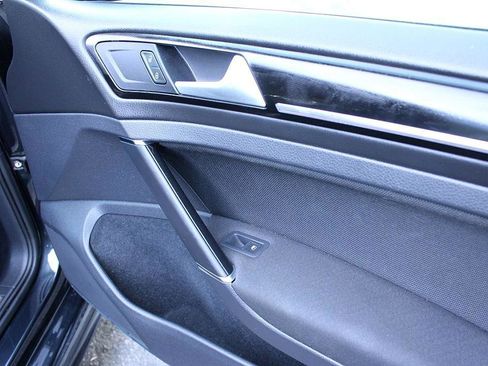 Used 2017 Volkswagen GTI Sport image 23