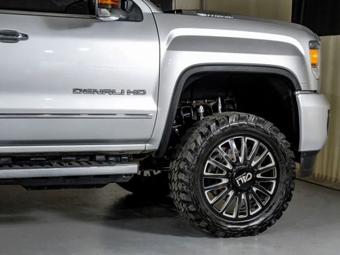 Used 2018 GMC Sierra 3500 Denali w/ Duramax Plus Package image 7