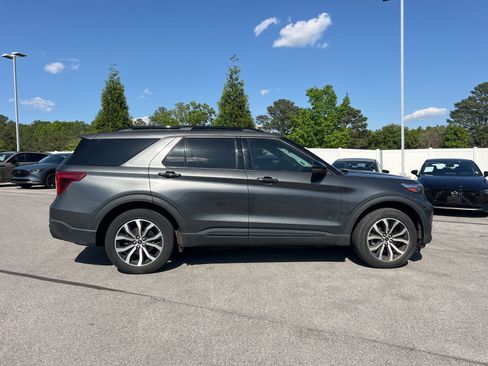 Used 2020 Ford Explorer ST w/ Premium Technology Package image 3