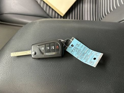 Used 2023 Toyota Camry SE FWD image 12