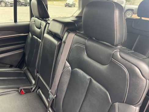 Used 2022 Jeep Grand Cherokee L Limited image 24