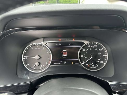 Used 2023 Nissan Pathfinder SL w/ Black Appearance Package AWD/4WD image 28