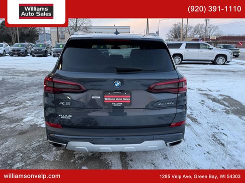 Used 2022 BMW X5 xDrive45e w/ Parking Assistance Package image 5