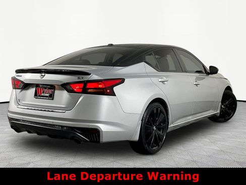 Used 2022 Nissan Altima 2.5 SR FWD image 6