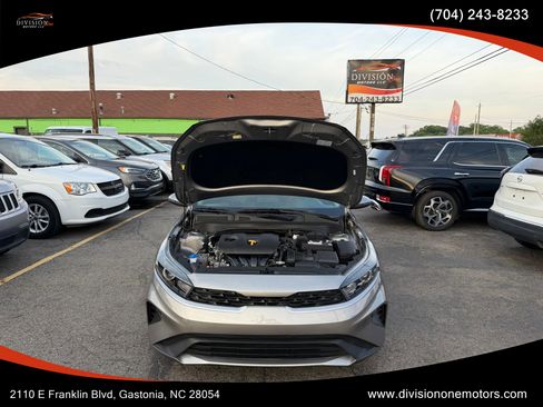Used 2022 Kia Forte LXS w/ LXS Technology Package FWD image 9