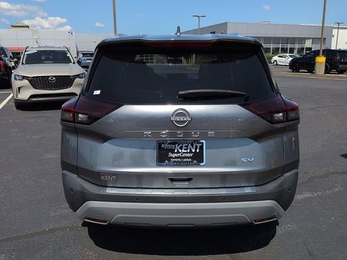 Used 2023 Nissan Rogue SV w/ SV Premium B Package FWD image 6
