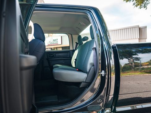 Used 2017 RAM 3500 Tradesman w/ Chrome Appearance Group image 13