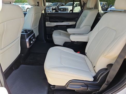Used 2018 Ford Expedition Platinum RWD image 20