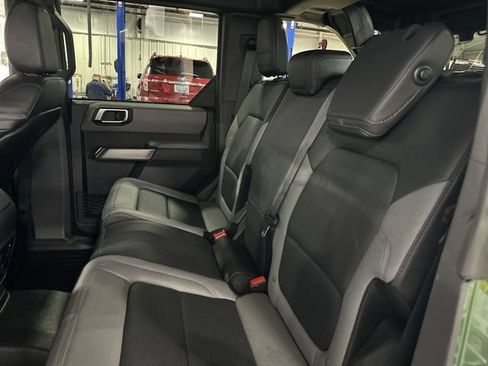 Certified 2023 Ford Bronco Black Diamond w/ Sasquatch Package AWD/4WD image 30