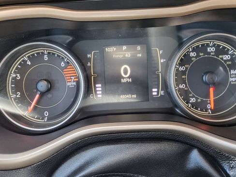 Used 2016 Jeep Cherokee Sport FWD image 29