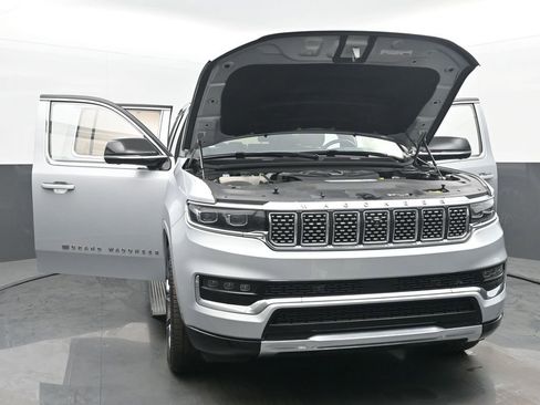 Used 2023 Jeep Grand Wagoneer Series III image 56