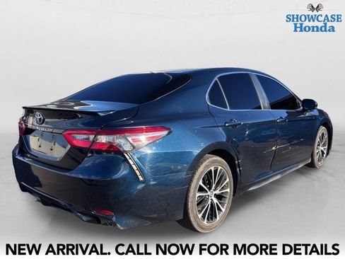 Used 2018 Toyota Camry SE FWD image 5