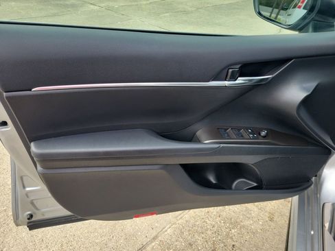 Used 2024 Toyota Camry SE w/ Convenience Package image 12