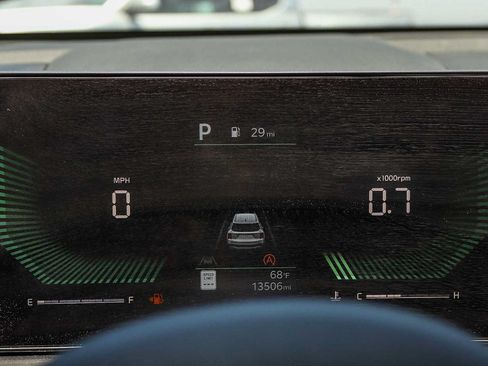 Used 2025 Kia Sorento S w/ Panoramic Sunroof Package FWD image 21
