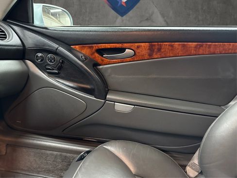 Used 2004 Mercedes-Benz SL 500 w/ AMG Sport Pkg image 37