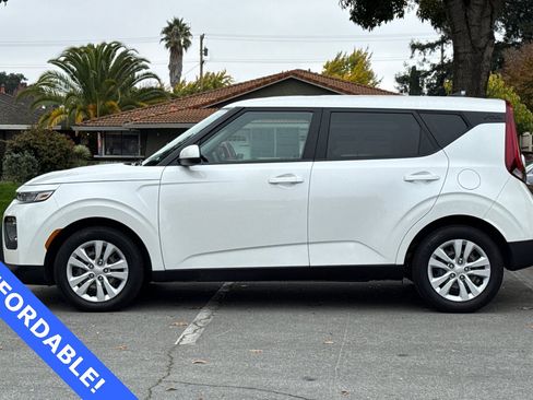 Used 2021 Kia Soul LX image 8
