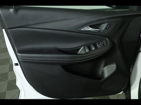 Used 2021 Buick Encore GX Select image 19