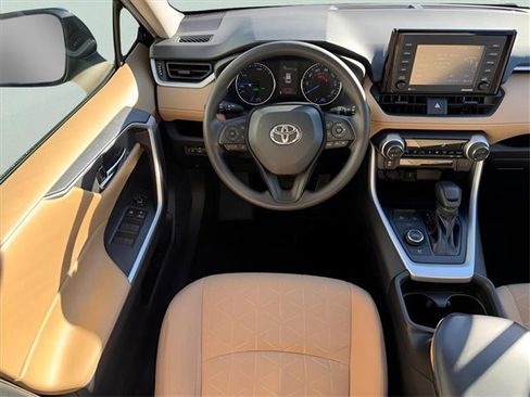 Used 2021 Toyota RAV4 XLE image 9