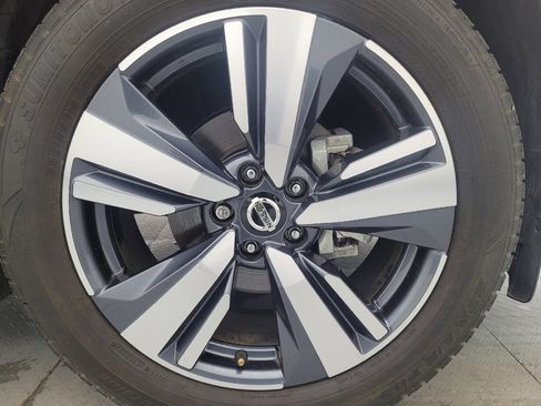 Used 2021 Nissan Rogue SL w/ Premium Package image 31