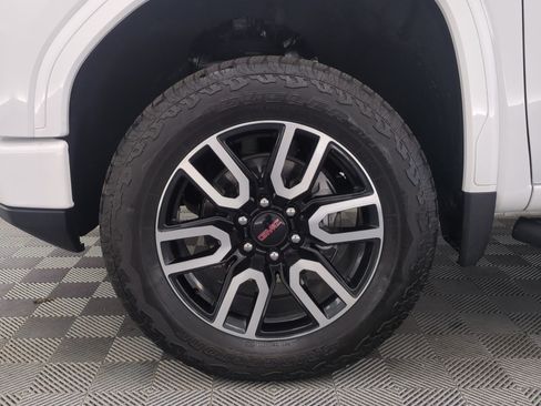 Used 2025 GMC Sierra 1500 AT4 w/ AT4 Premium Package AWD/4WD image 27