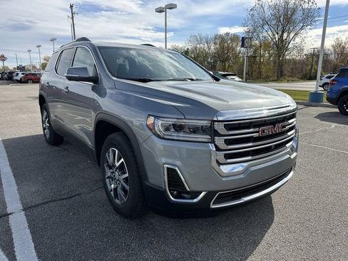Used 2023 GMC Acadia SLT w/ Technology Package image 4