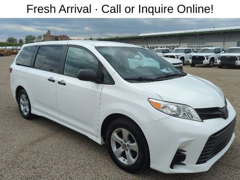 Used 2020 Toyota Sienna L image 1