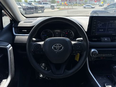Used 2021 Toyota RAV4 LE w/ Carpet Mat Package (TMS) AWD/4WD image 16