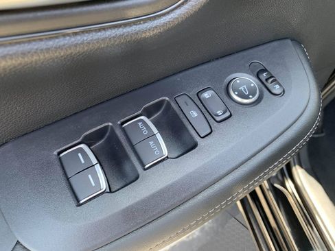 Certified 2025 Honda HR-V EX-L image 12